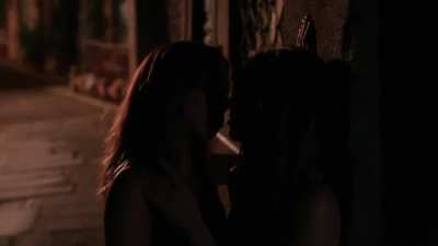 Alison Brie &amp;amp; Aubrey Plaza in Spin Me Around