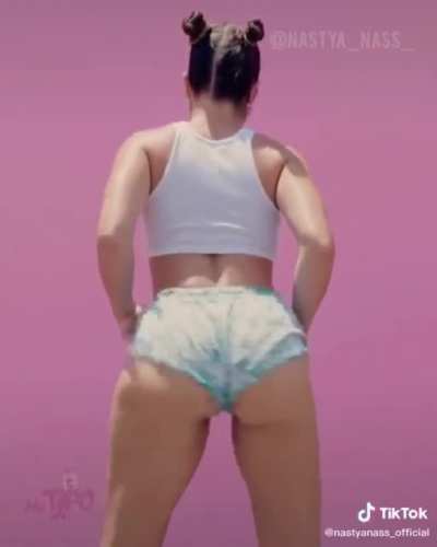 Ok now watch it again and look at her shorts...