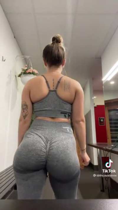my goodness 🍑🍑