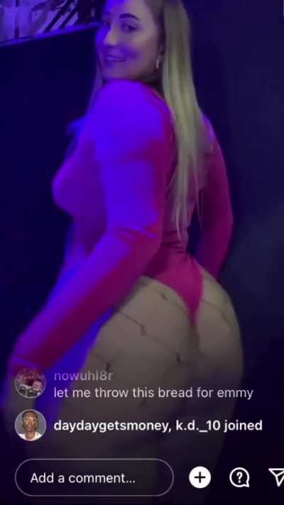 Emmy Prindle 🍑 IG live