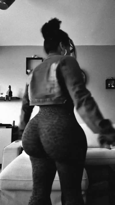 moto mami pawg