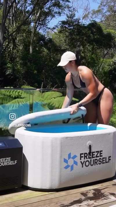 Sunday in bikini