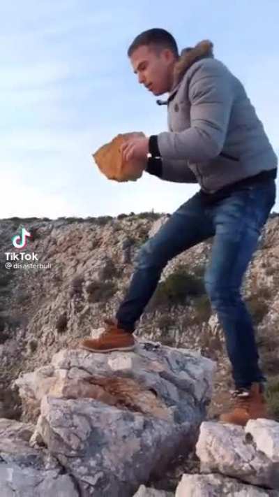 Pedra caindo
