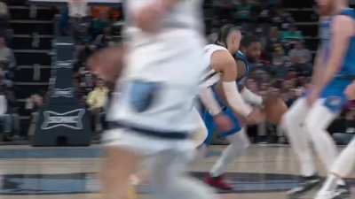 [Highlight] Kyrie Irving with an absolutely disgusting layup vs the Grizzlies