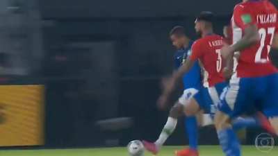 O bom é que pelo menos em jogo da Seleção a Globo voltou a tocar o hino depois do gol, toca a musiquinha aí!