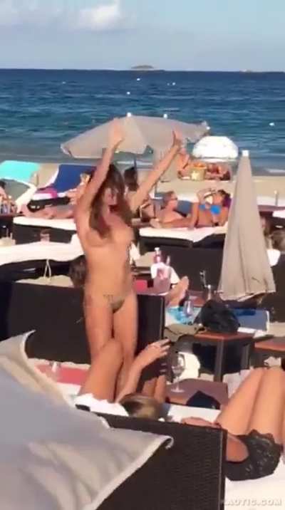 Showing Off For The Whole Cruise😛