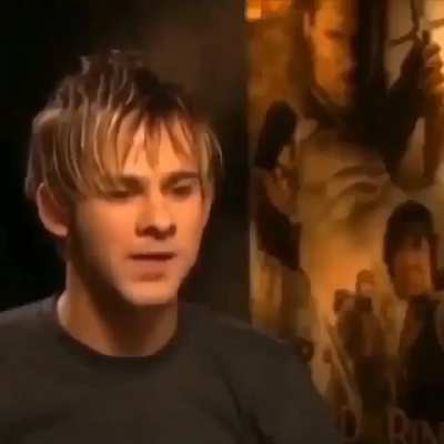 Elijah Wood being asked about wigs