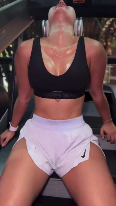 Daniela Antury 