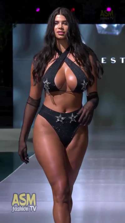 Lucciana Beynon (Miami Swim Week 2023)