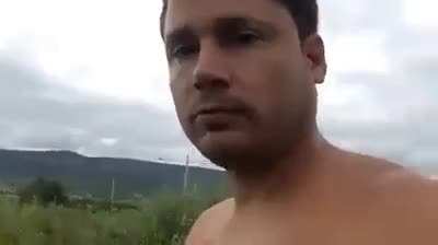O maluco n&atilde;o tem medo de abelhas