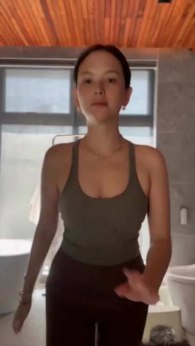 Ellen Adarna