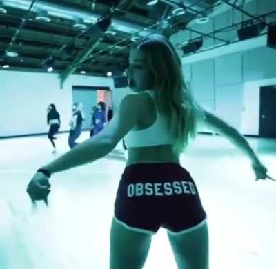 Addison Rae Sexy Twerk😩🤤