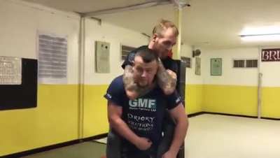 How to escape a rear naked choke