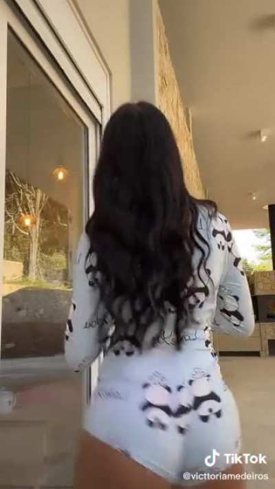 Victtoria butt
