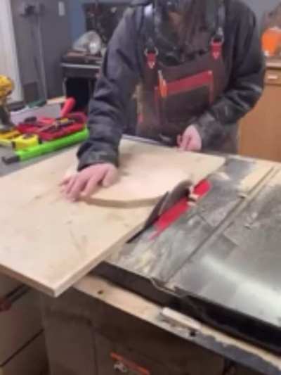 Sawstop saves him from loosing his fingers!