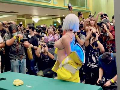 Next-level cosplay model