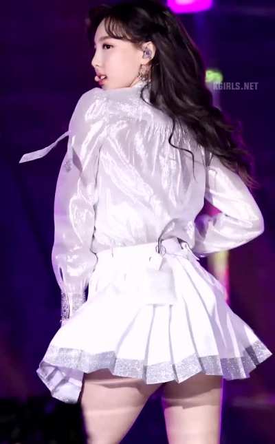 Nayeon - white skirt & top