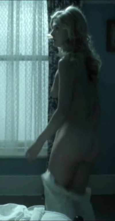 Rosamund Pike