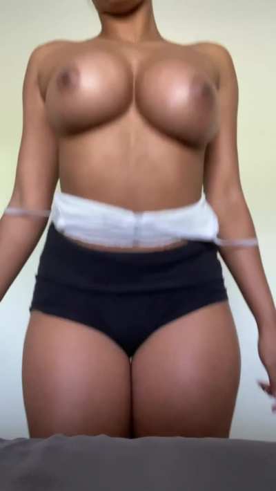 Don&rsquo;t you love my natural tits? 🥰 [oc] [drop] [reveal]