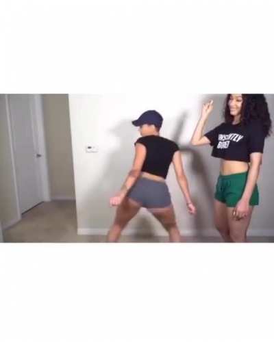 👅🍑