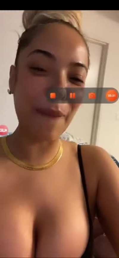 Stephanie santiago Hot Mami 🔥🔥🤤🤤