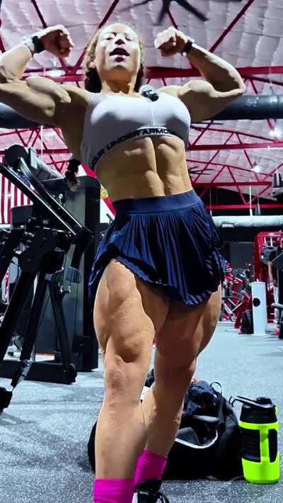 Day 17 of me flexing until I reach 1 Million/ Have my own Fornite skin and Marvel notices my socials full flexis video at shreddedgains.com #shreddedgains.com