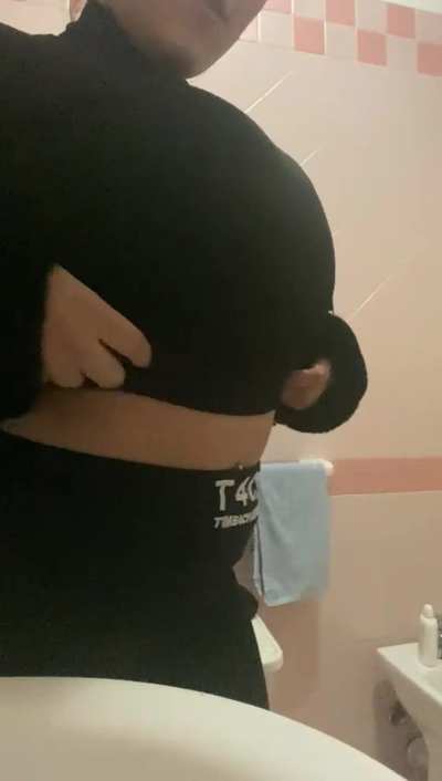 Someone who really appreciates natural boobs?