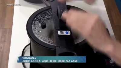 Suddenly opening a pressure cooker during its use