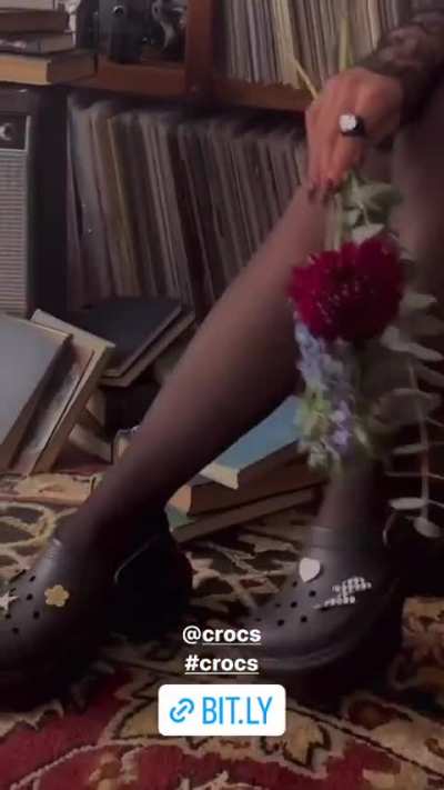 Rae&rsquo;s legs (and crocs)