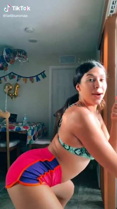 🤯