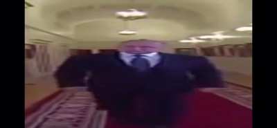 7 year old me going to lift 4 chairs cause the teacher needed a &ldquo;strong boy&rdquo;