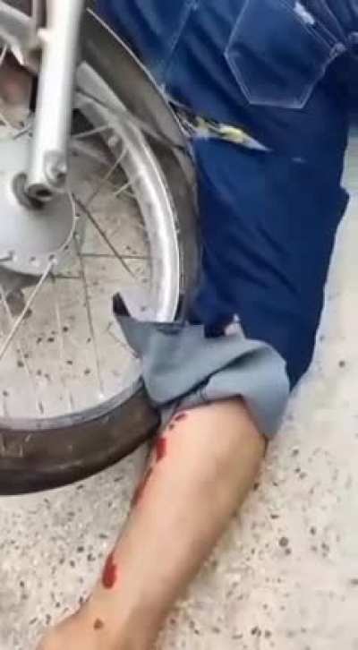 A mAn DiEd In A bRuTaL aNd DeAdLy CaR cRaSh
