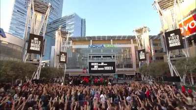 Justin Bieber&rsquo;s first performance at the VMAS