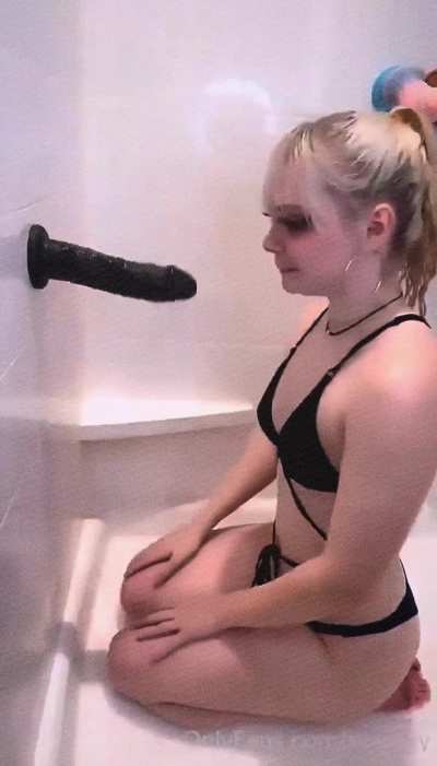 your roommate forgot to clean up after her shower and suddenly you&rsquo;ve join the BNWO 🤷&zwj;♀️