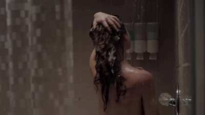 Keri Russell showering in The Americans