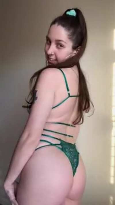 losing 50+lbs on accident means no more big titties...but at least i&rsquo;ve still got my booty &macr;\_(ツ)_/&macr;