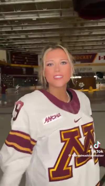 I don’t know about you guys, but I’ve always been a huge fan of Gopher hockey