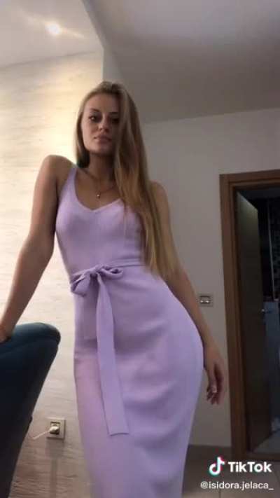 Yeah I’m loving the dress 👗..🤤