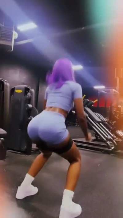 Her body is perfect 🍑😍🍑🔥🍆💦