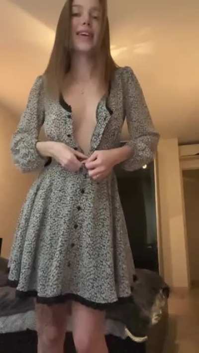 Tiny, legal and 4&rsquo;6! Am I your type