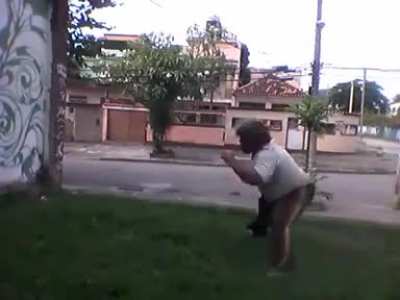 Sifu posted this (capoeira) in response to "am I too big to do Kung Fu?"