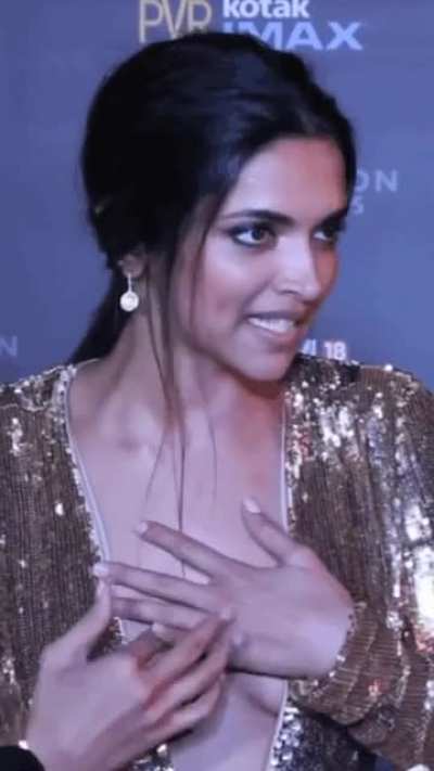 Deepika Padukone sexy face &amp;amp; cleavage.
