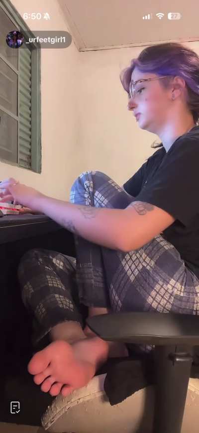 @_urfeetgirl1
