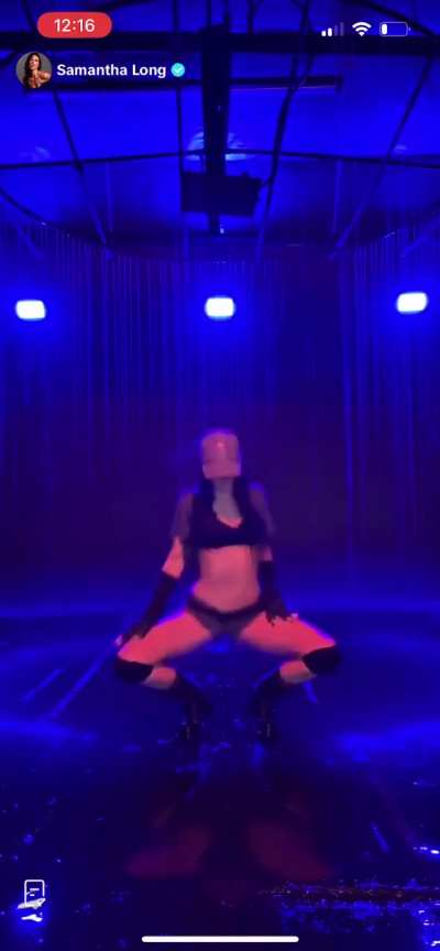 Sexy girl dancing