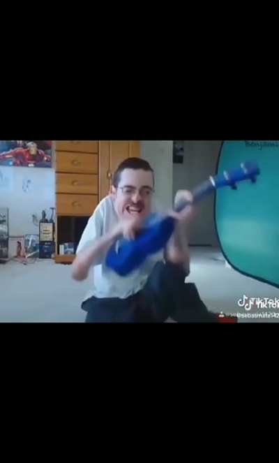 Es la guitarra de lolo