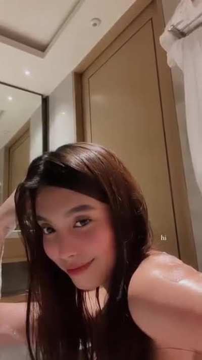 Analyn Barro