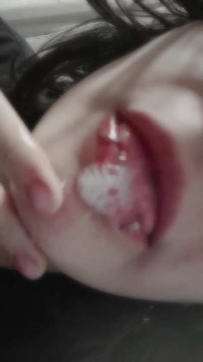 &amp;lt;3 I want kisses