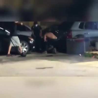 A putaria rolando solta em Kenosha nos EUA (Explica&ccedil;&atilde;o nos coment&aacute;rios, video &eacute; colagem de v&aacute;rios clipes postos em ordem)