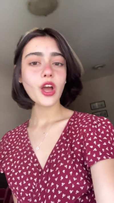 She so beautiful