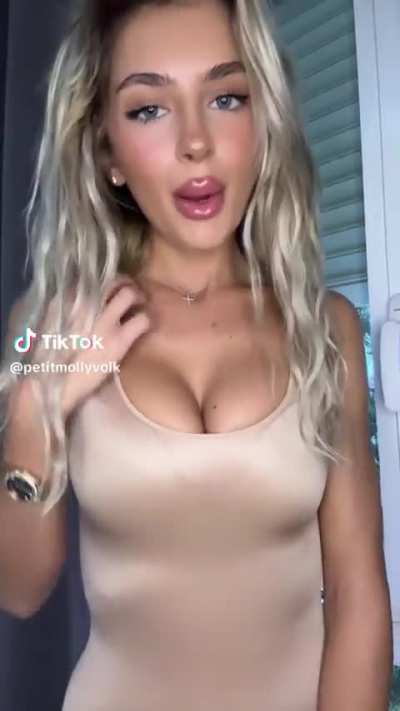 @petitmollyvolk